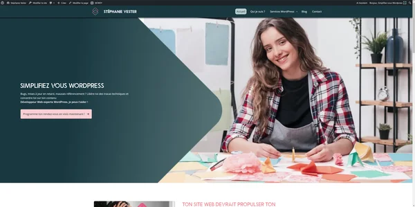 Le rendu de ma page d'accueil sur un écran 32 pouces pendant la refonte de mon site web.